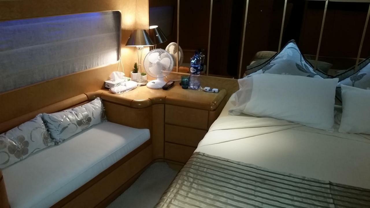 Готель Riti Yacht Kalkara Екстер'єр фото